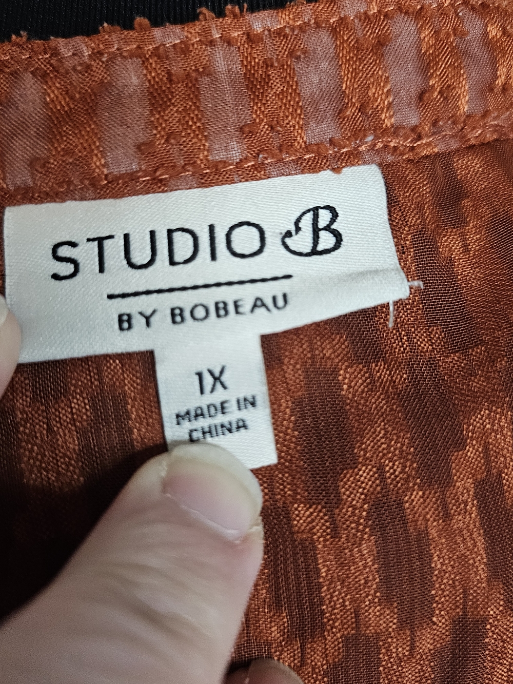 bobeau Rust Textured Button-Front Blouse - Picture 4 of 4